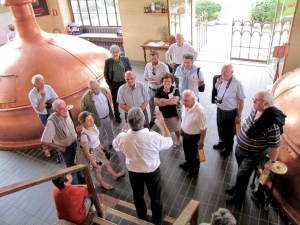 24/6/11, Pedavena, soci ARGAV in visita allo stabilimento Birreria Pedavena