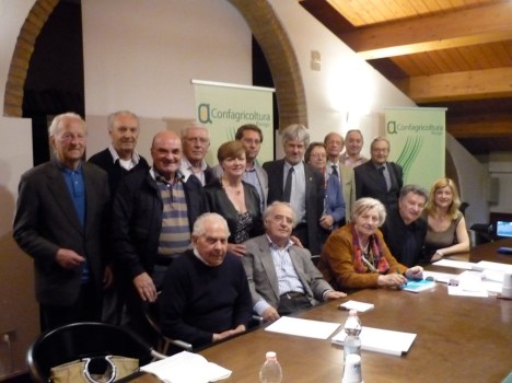 Direttivo e soci ARGAV a Confagricoltura Rovigo 14 maggio 2013. A dx del presidente, Fabrizio Stelluto, il direttore di Confagricoltura Rovigo, Massimo Chiarelli