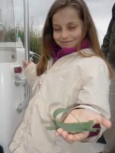 Angela Cameran con barca di canna palustre