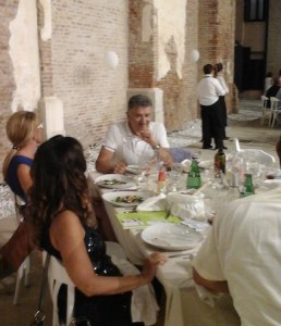 Un momento della cena (foto Nadia Donato)