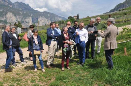 delegazione-Bordeaux-visita-campi-FEM_popup