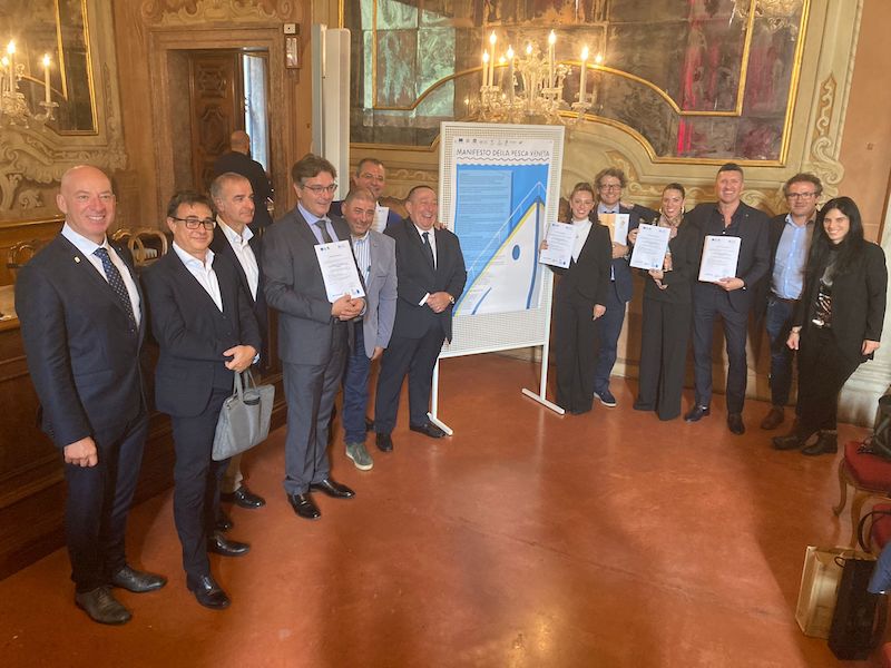 Partecipanti e manifesto pesca_evento finale FishLab 15_10_22