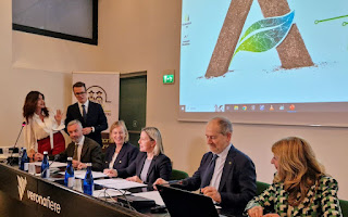 photo_5902260551017414628_y (1)